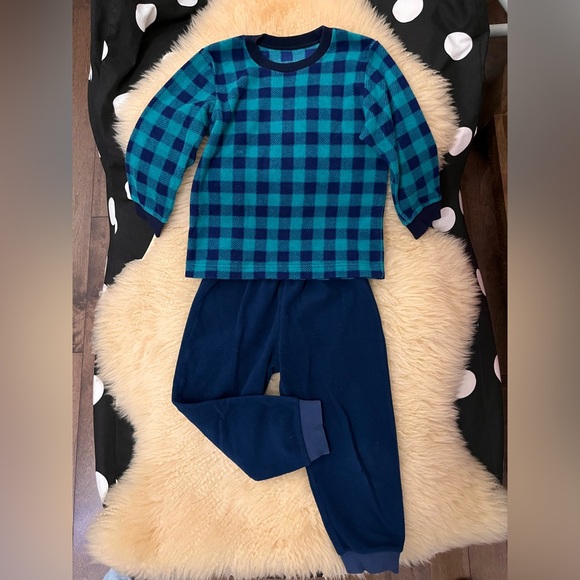 Set of 4! Uniqlo size100 cozy micro fleece pajama set, polka dots and plaid - Picture 6 of 11